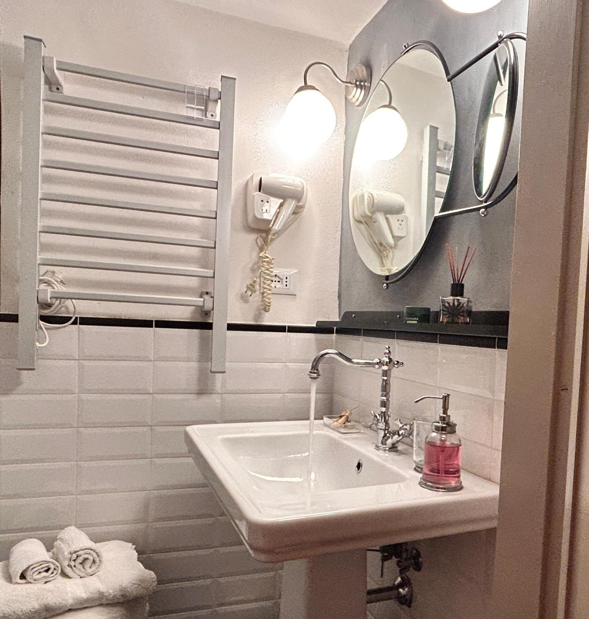 Compagnia Del Mare, Cinque Terre Full Apt X 2, Centro Storico,5 Minuti Dal Mare! 里奥马哲雷 外观 照片
